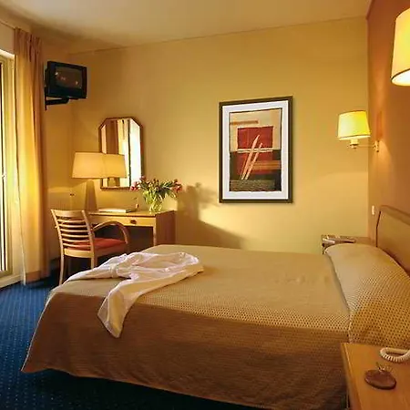 Anis Hotell 3*